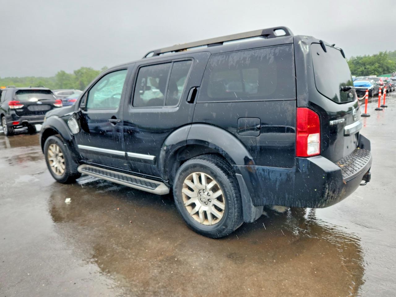 2011 NISSAN PATHFINDER