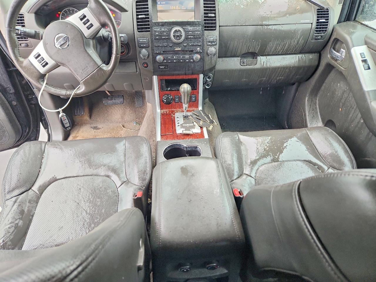 2011 NISSAN PATHFINDER