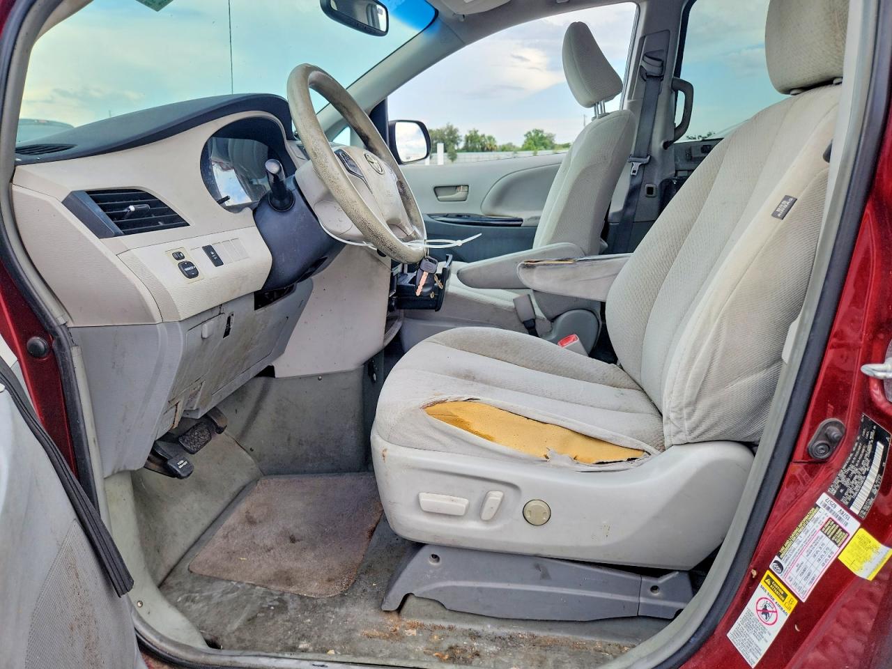 2014 TOYOTA SIENNA