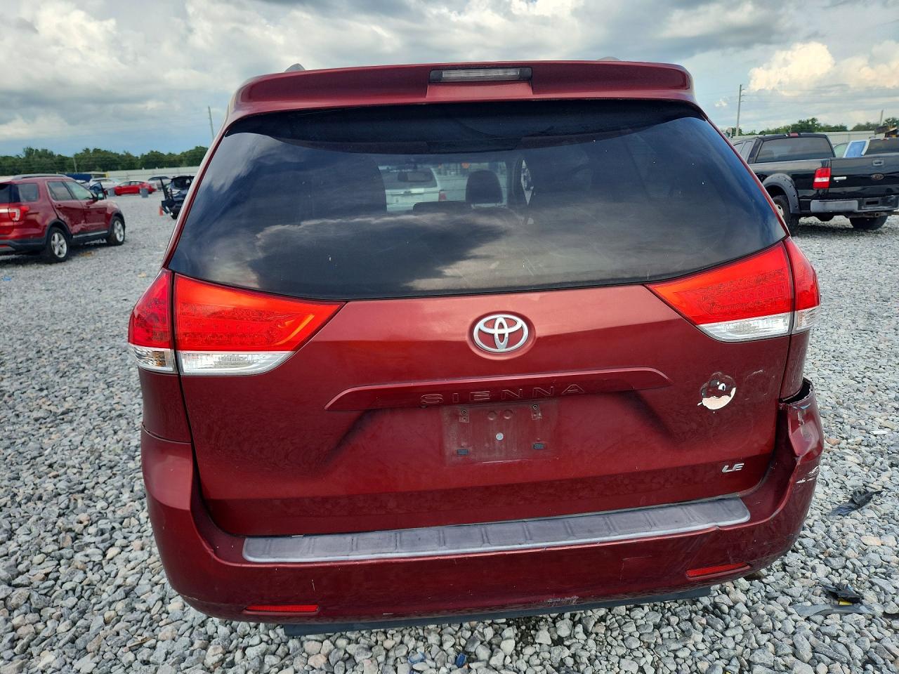 2014 TOYOTA SIENNA