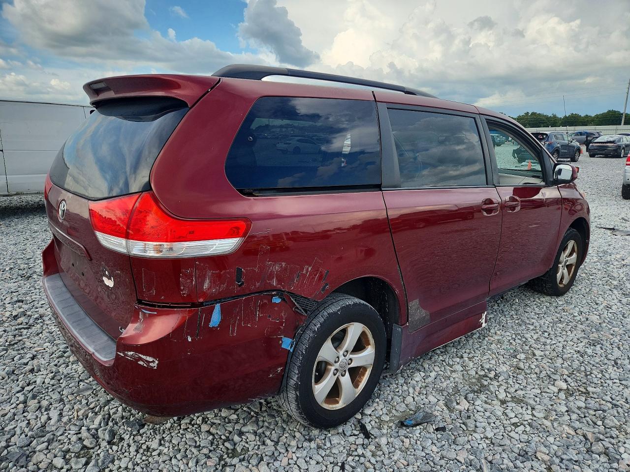 2014 TOYOTA SIENNA