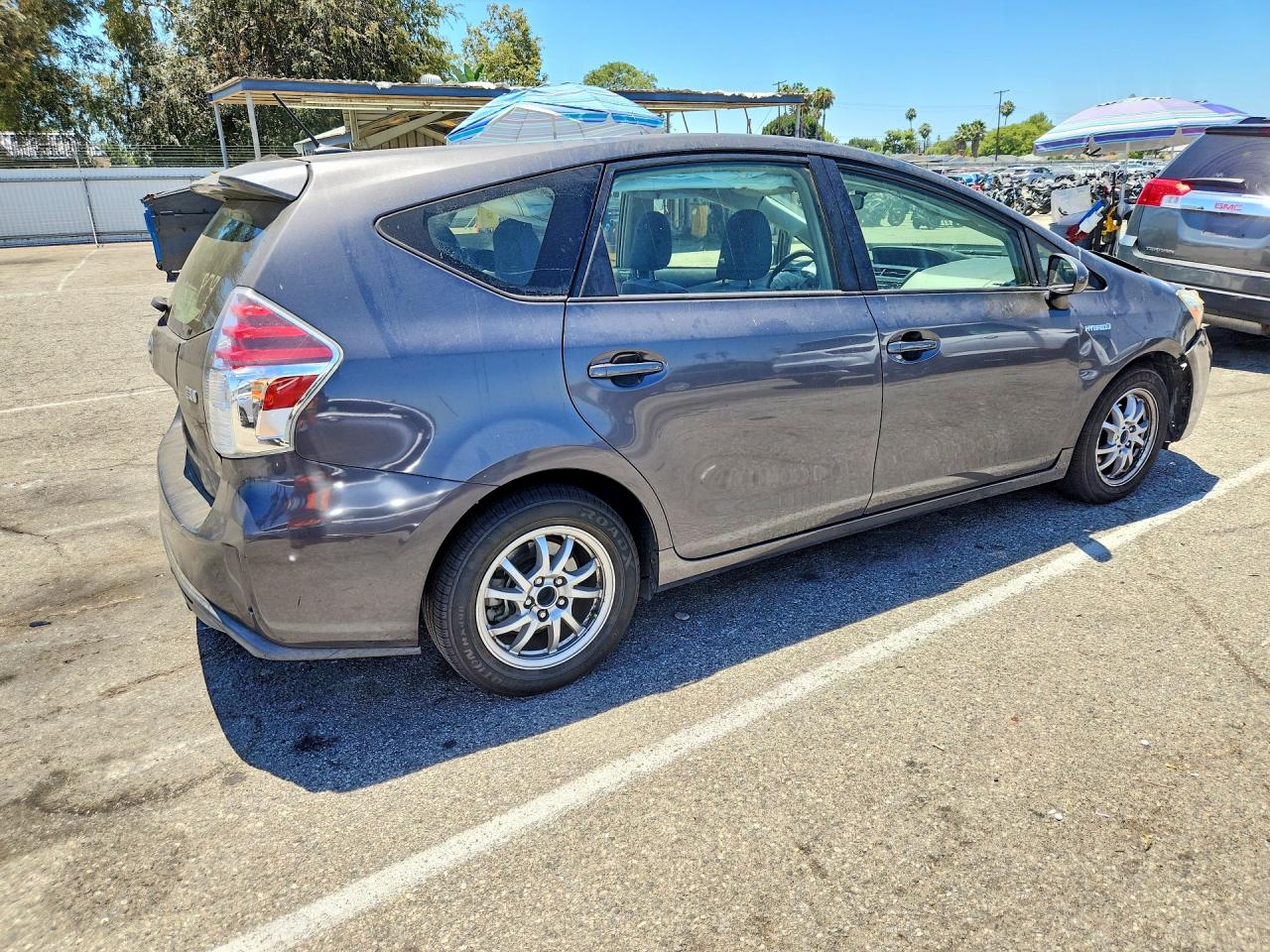 2016 TOYOTA PRIUS