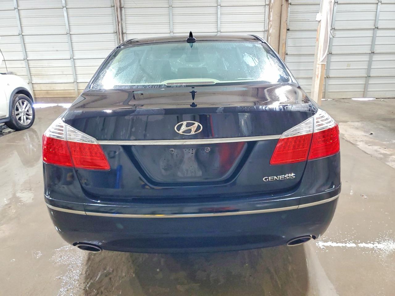 2011 HYUNDAI GENESIS