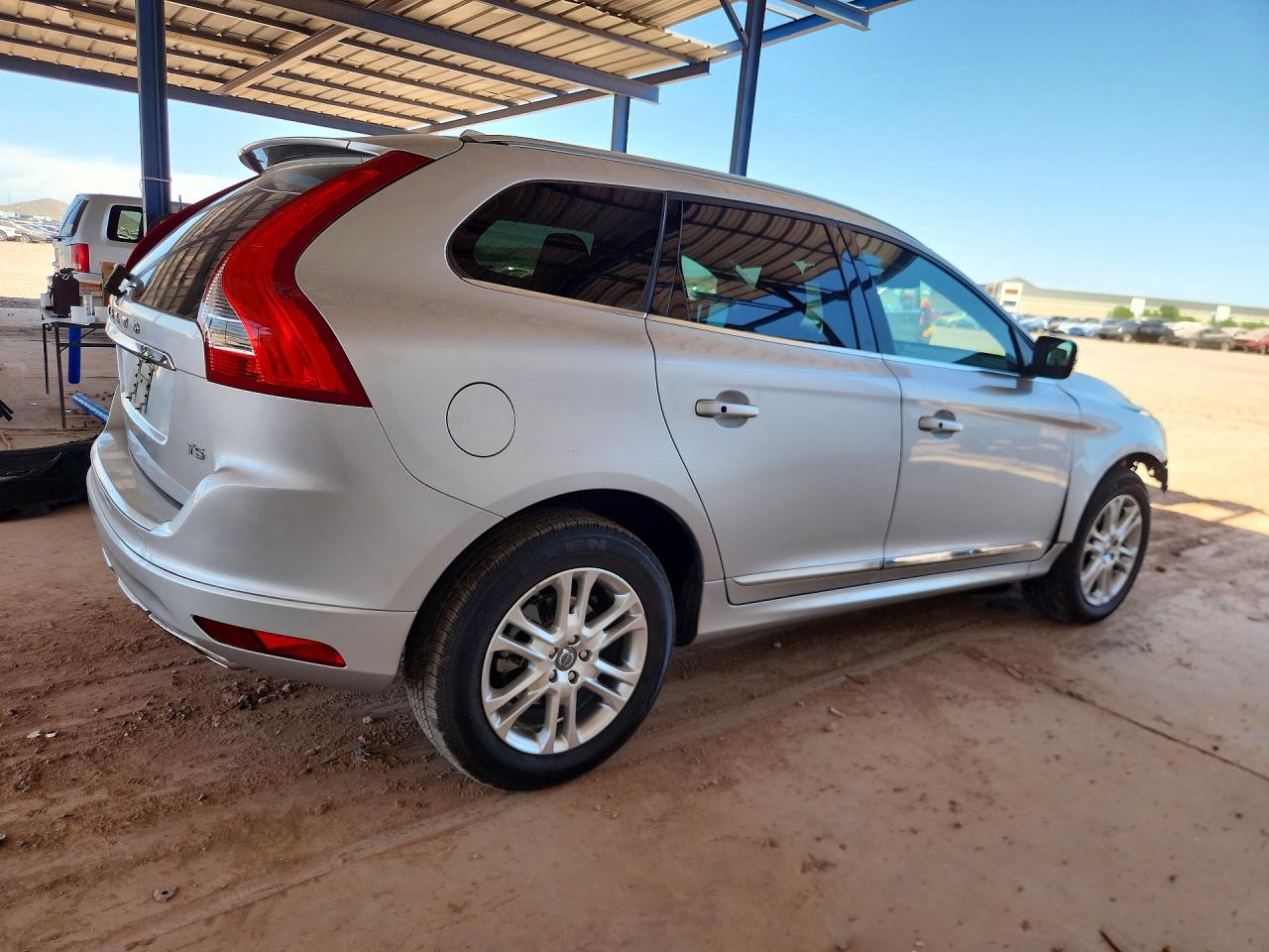 2015 VOLVO XC60