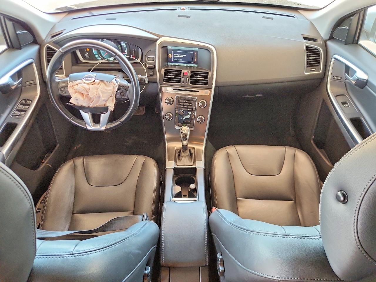 2015 VOLVO XC60