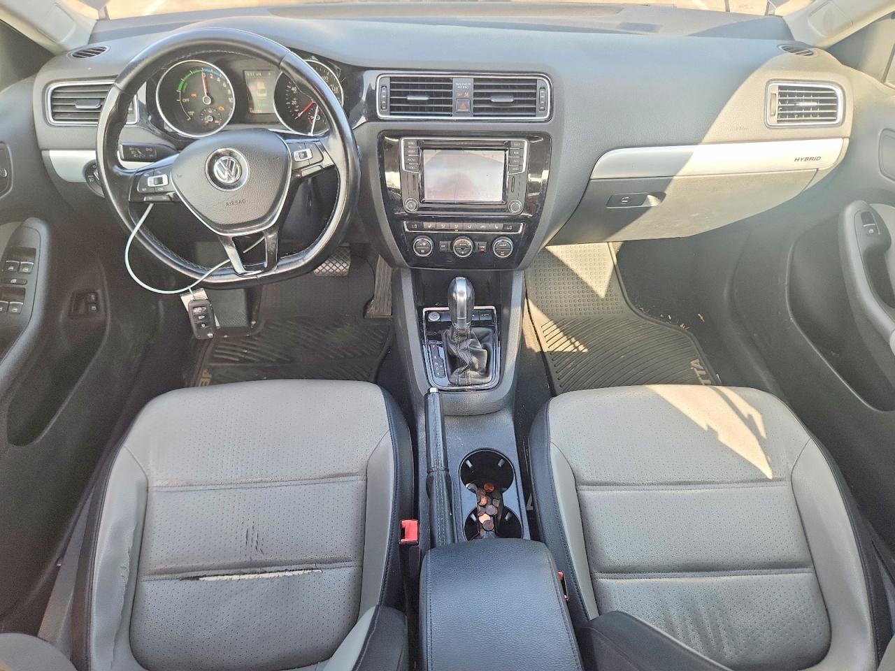 2016 VOLKSWAGEN JETTA