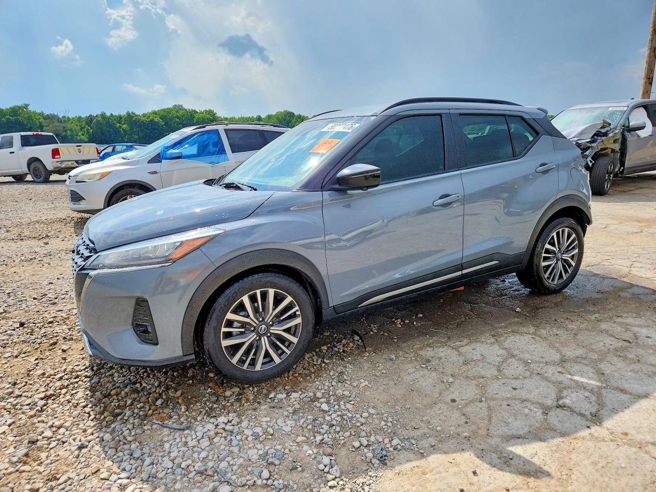 2021 NISSAN KICKS