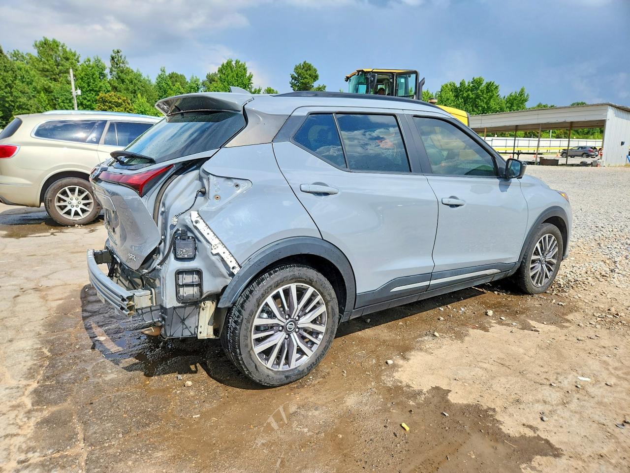 2021 NISSAN KICKS