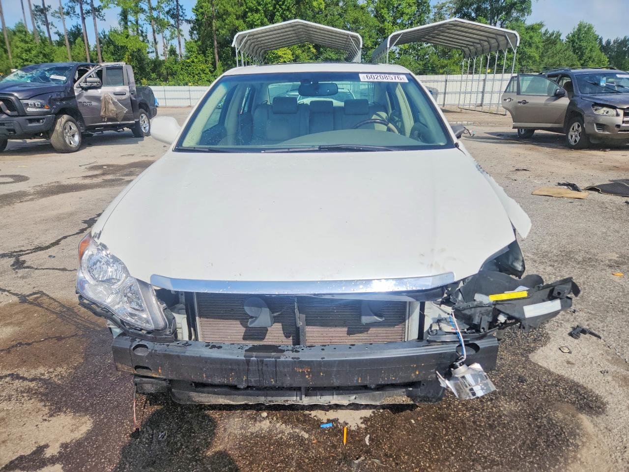 2010 TOYOTA AVALON