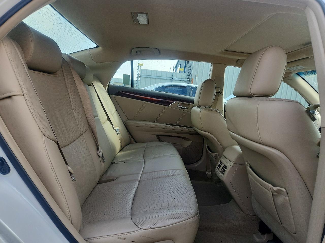 2010 TOYOTA AVALON