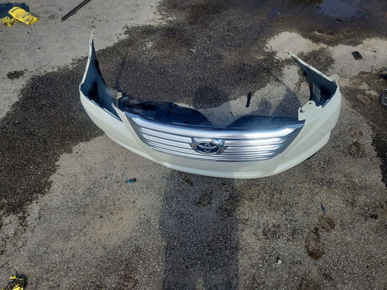 2010 TOYOTA AVALON