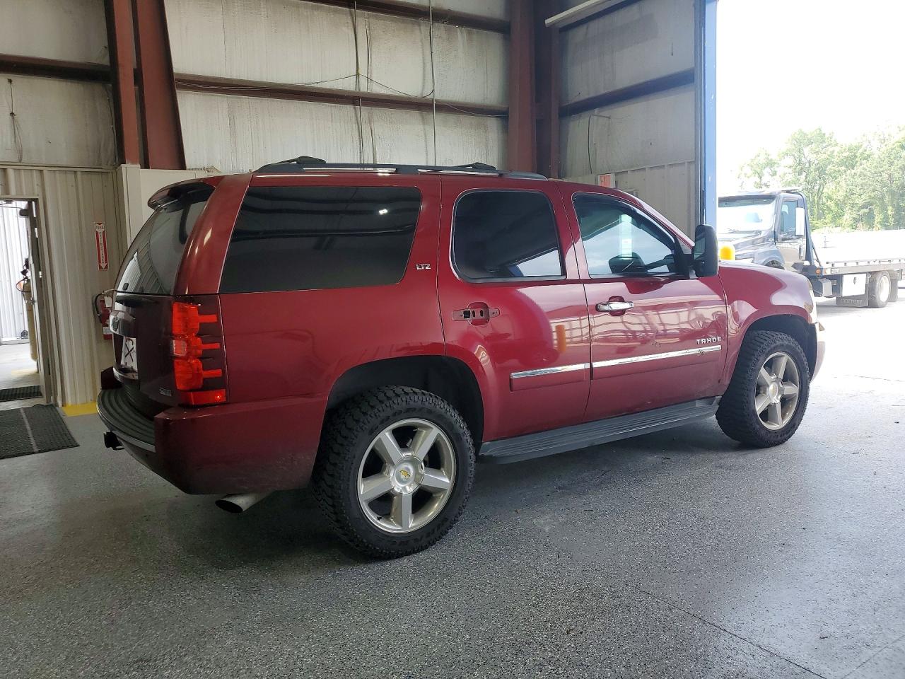 2011 CHEVROLET TAHOE