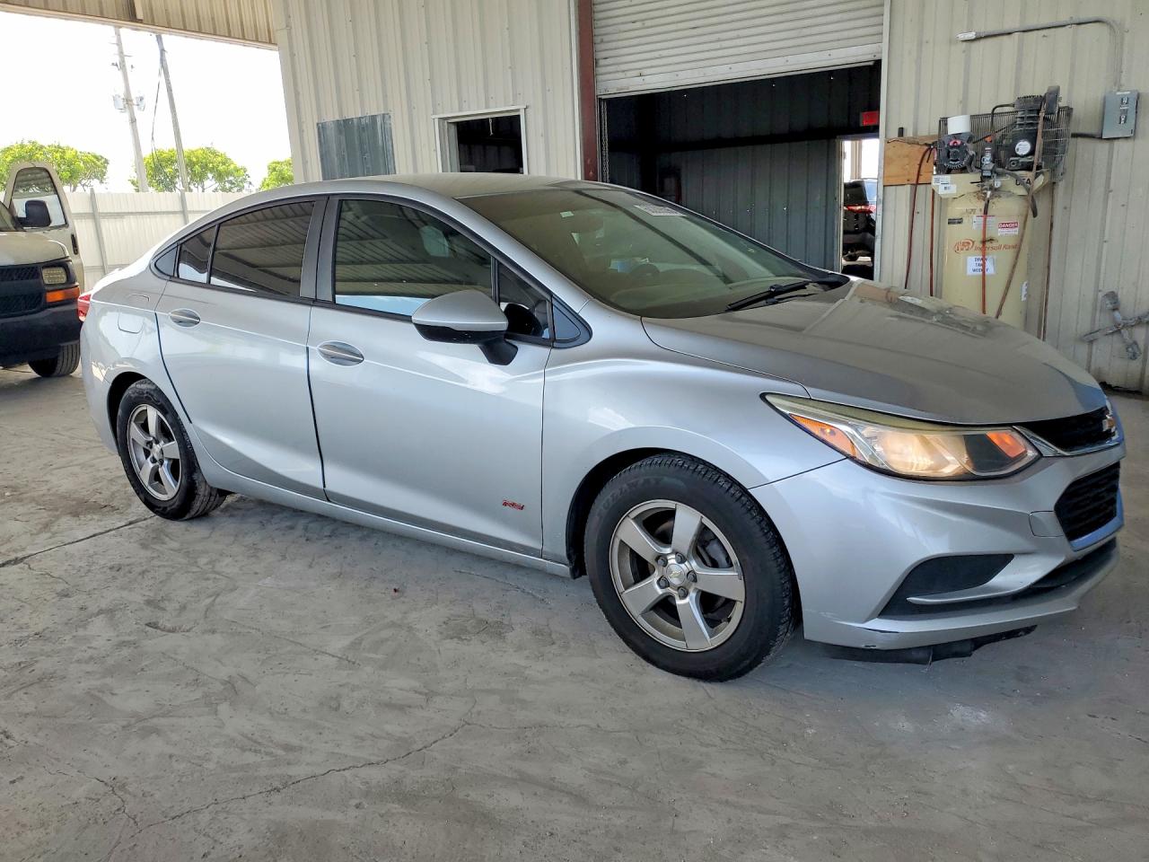 2017 CHEVROLET CRUZE