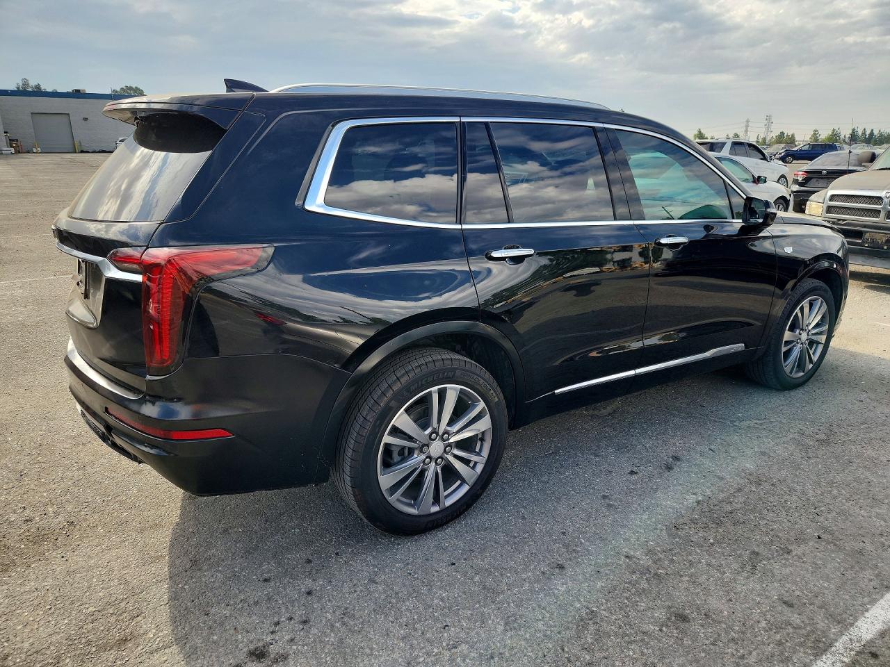 2021 CADILLAC XT6