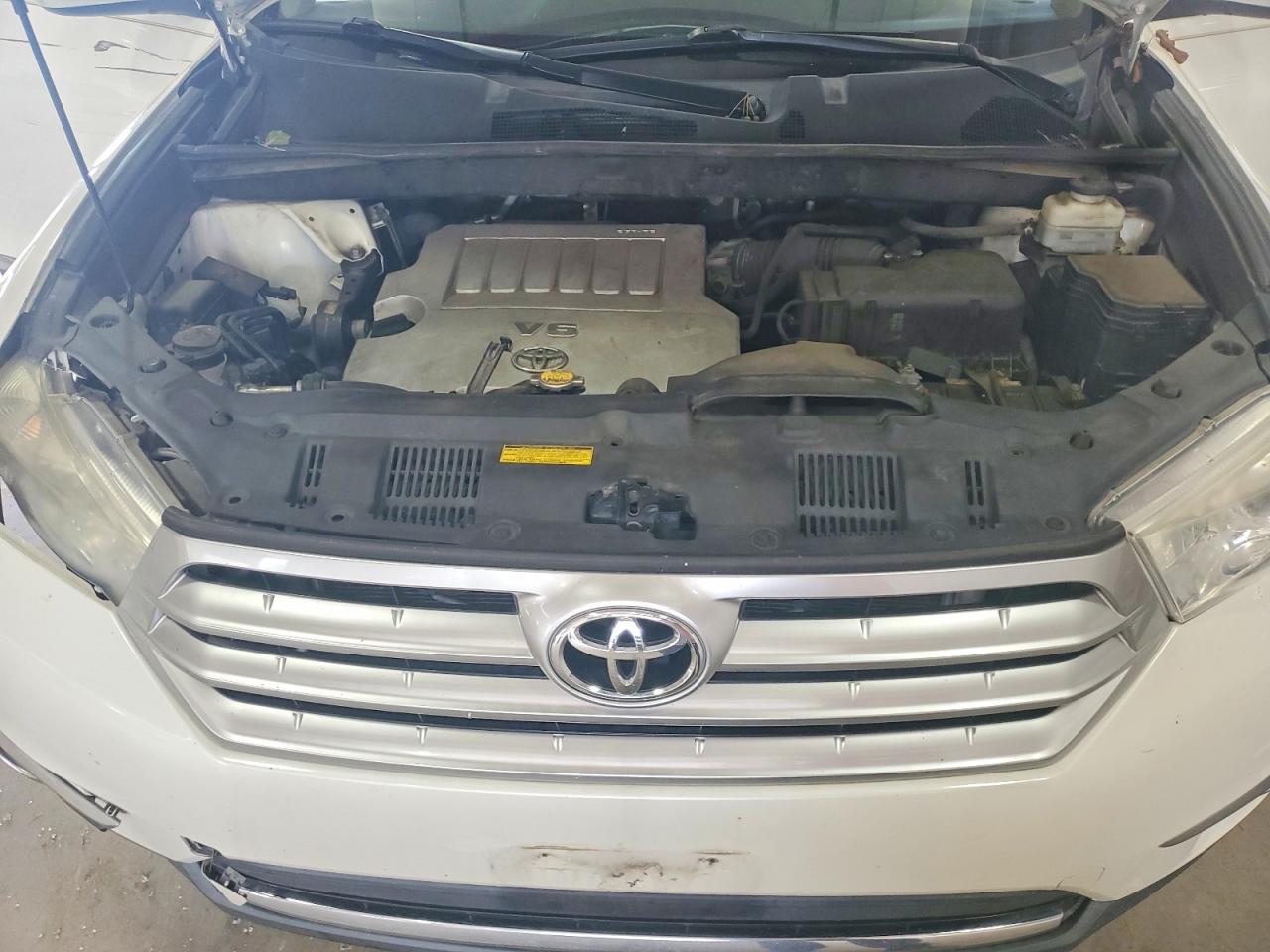 2012 TOYOTA HIGHLANDER