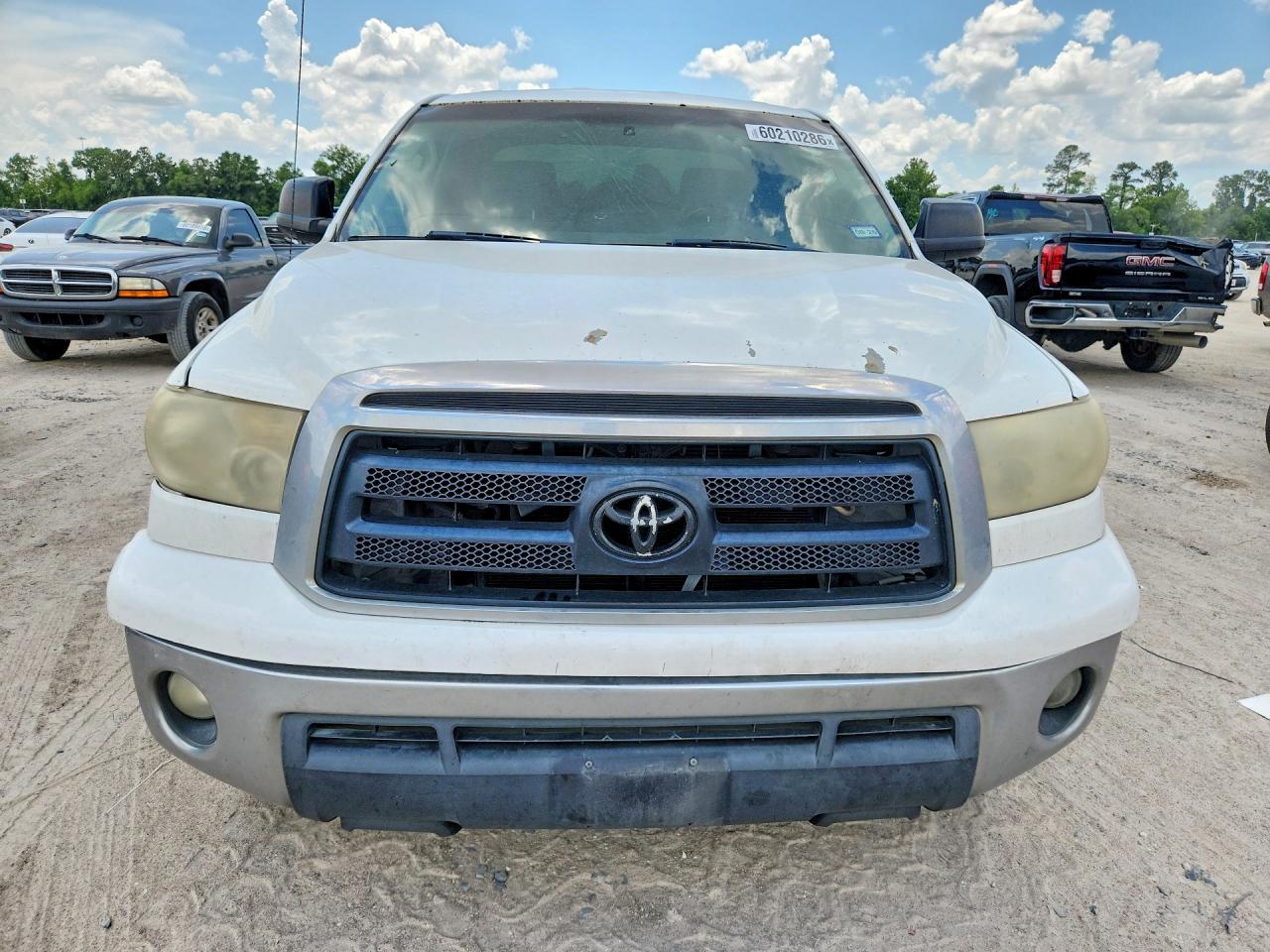 2011 TOYOTA TUNDRA