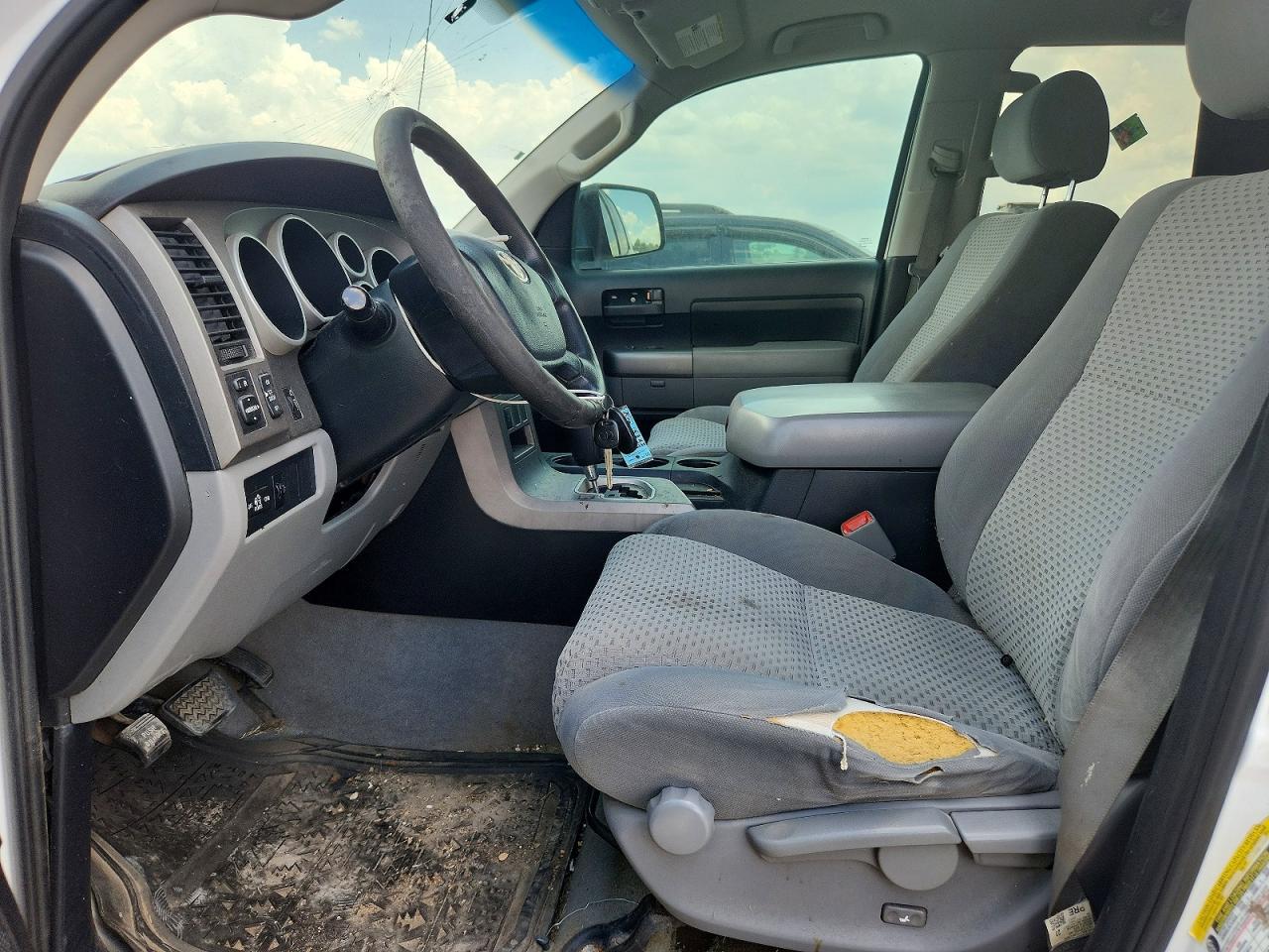 2011 TOYOTA TUNDRA