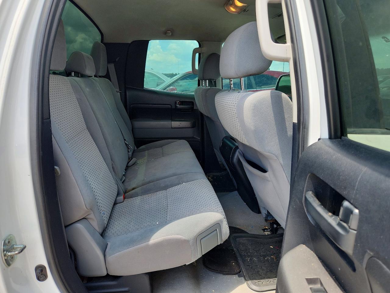 2011 TOYOTA TUNDRA