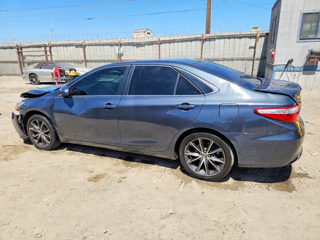 2016 TOYOTA CAMRY