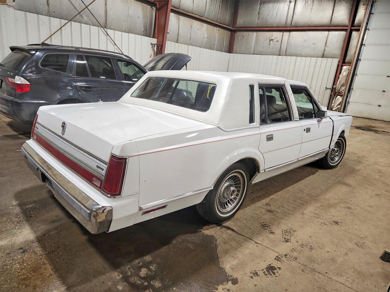 1998 LINCOLN TOWNCAR