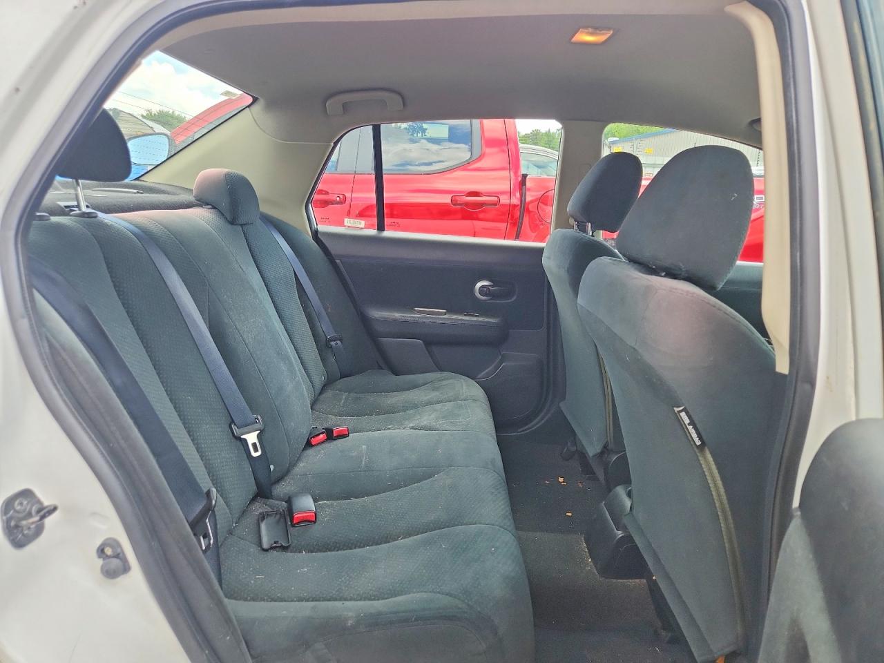 2010 NISSAN VERSA