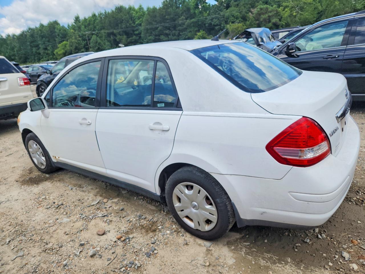 2010 NISSAN VERSA