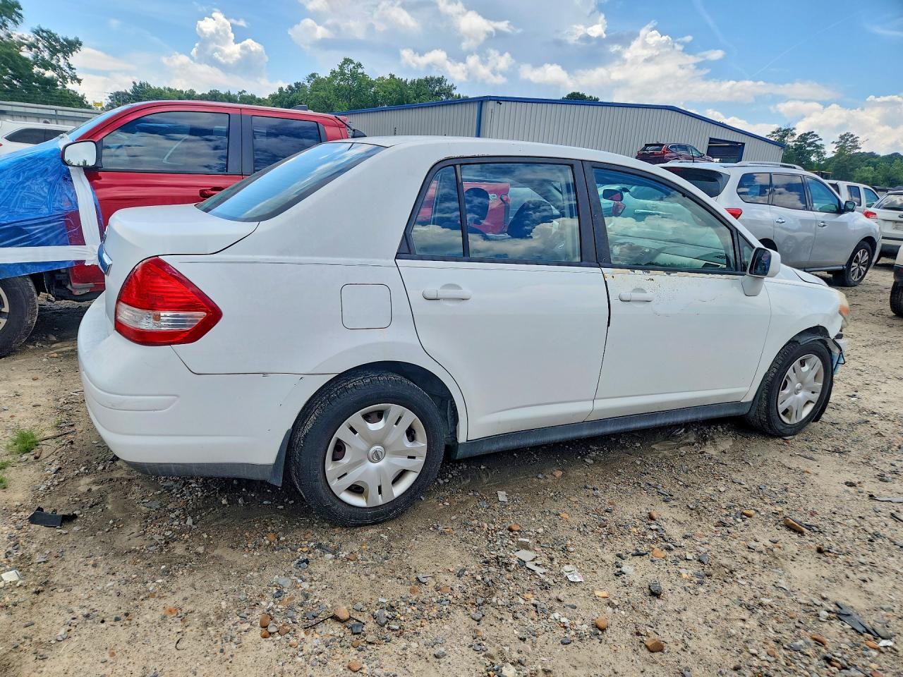 2010 NISSAN VERSA