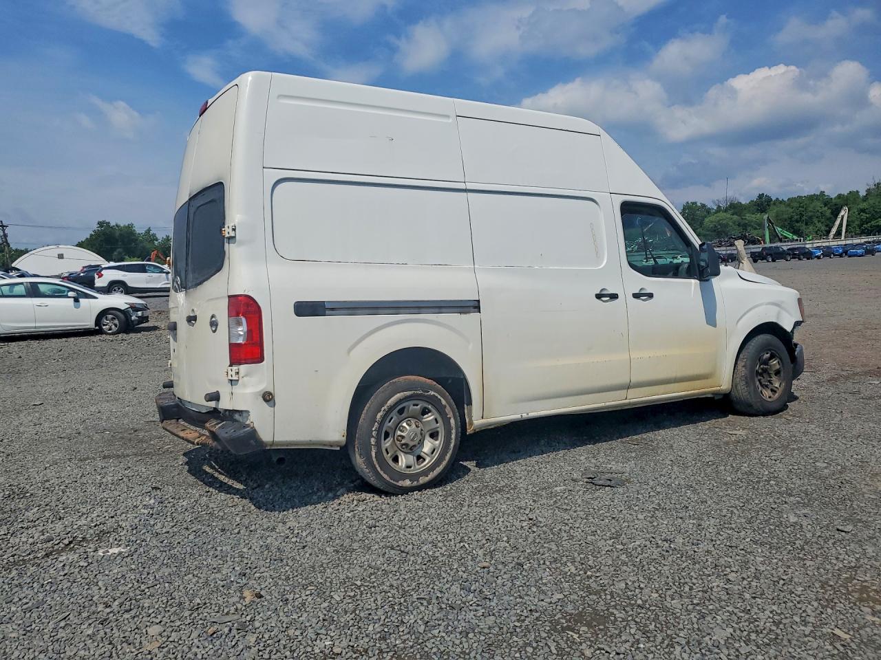 2012 NISS NV200