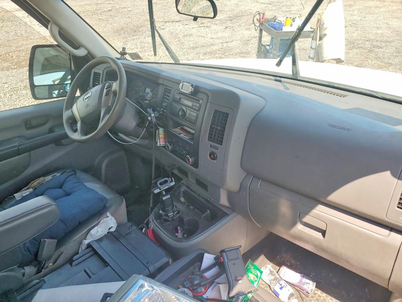 2012 NISS NV200