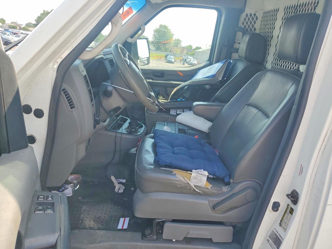 2012 NISS NV200