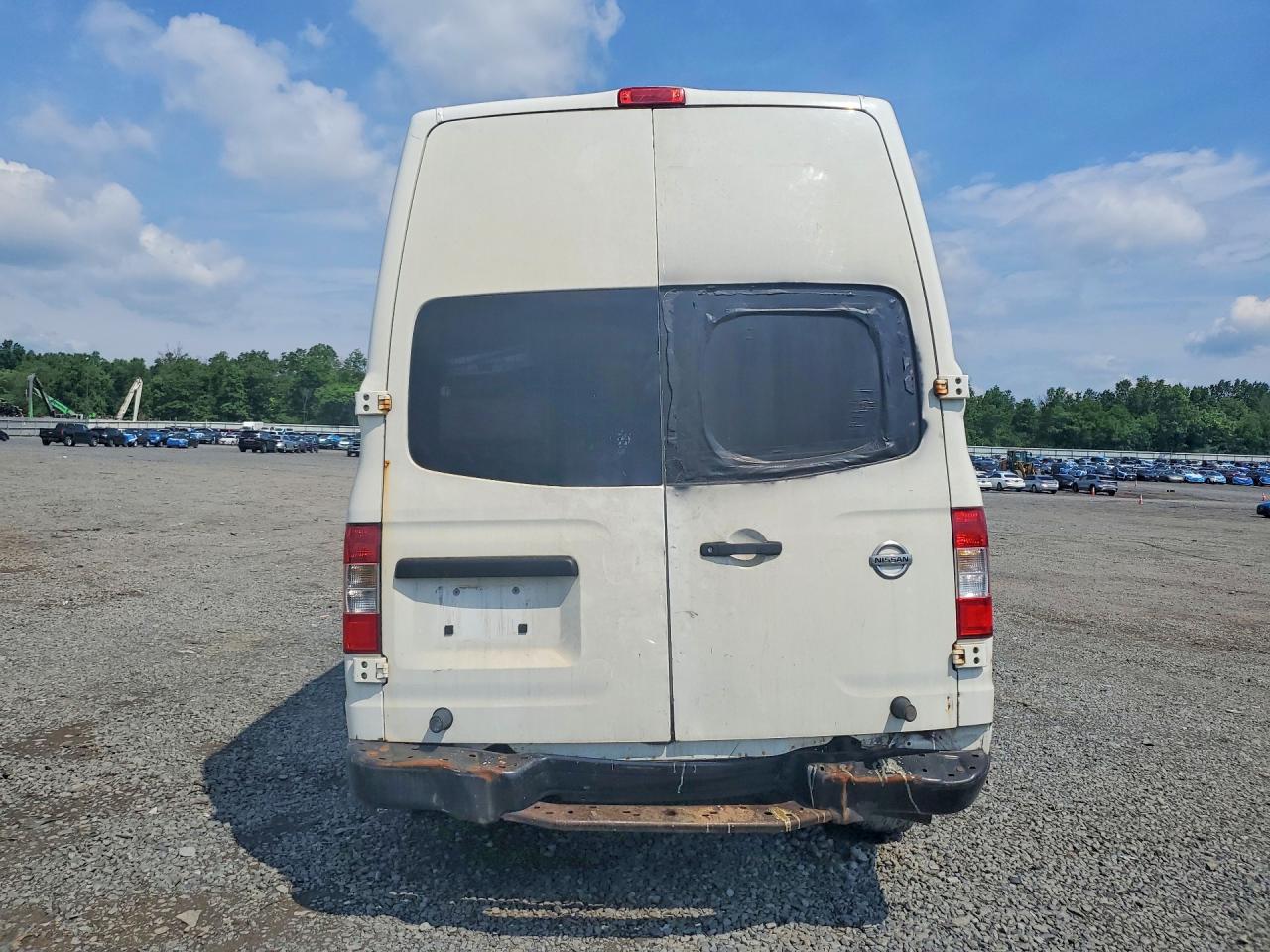 2012 NISS NV200
