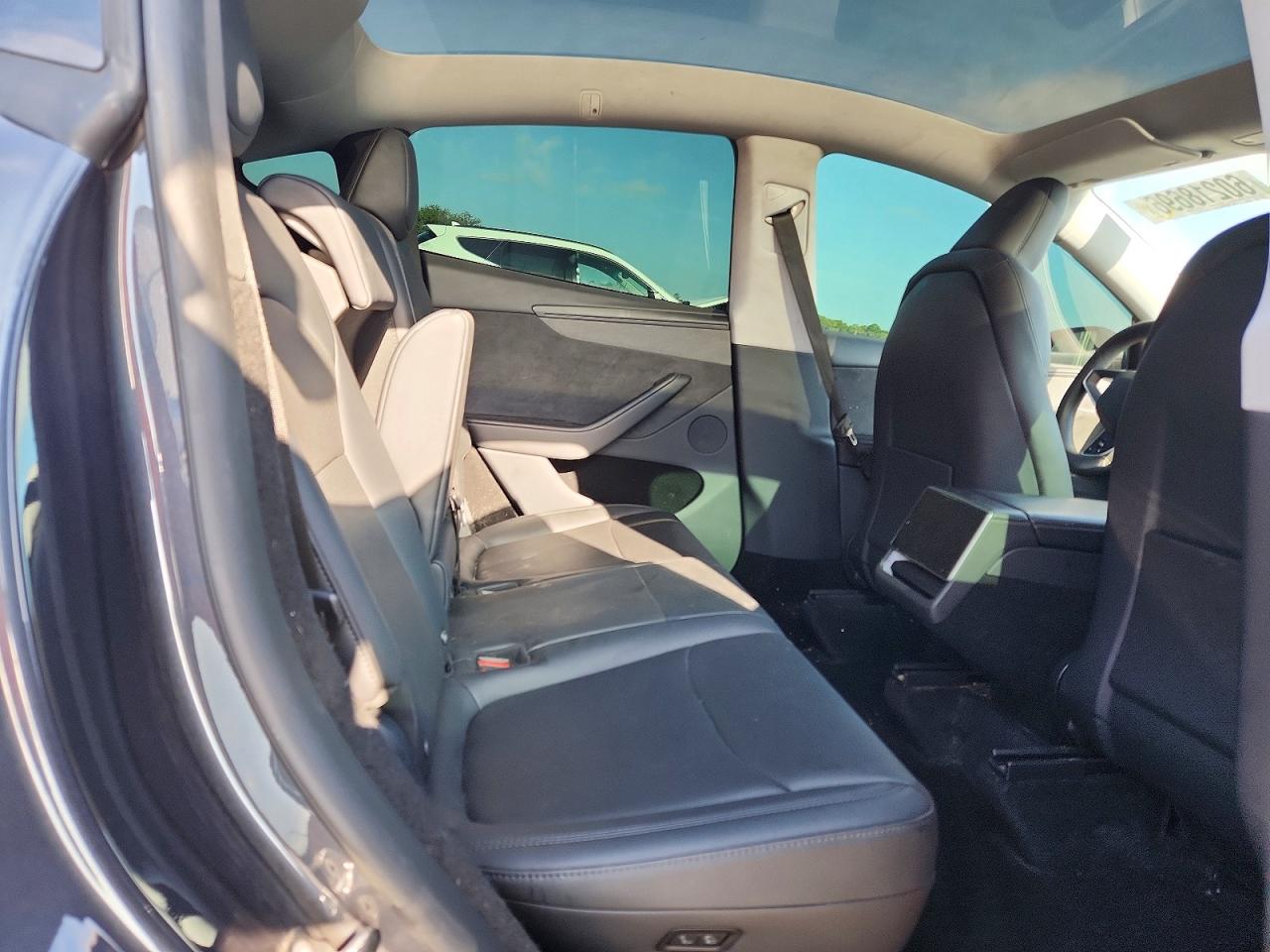 2026 TESLA MODEL Y