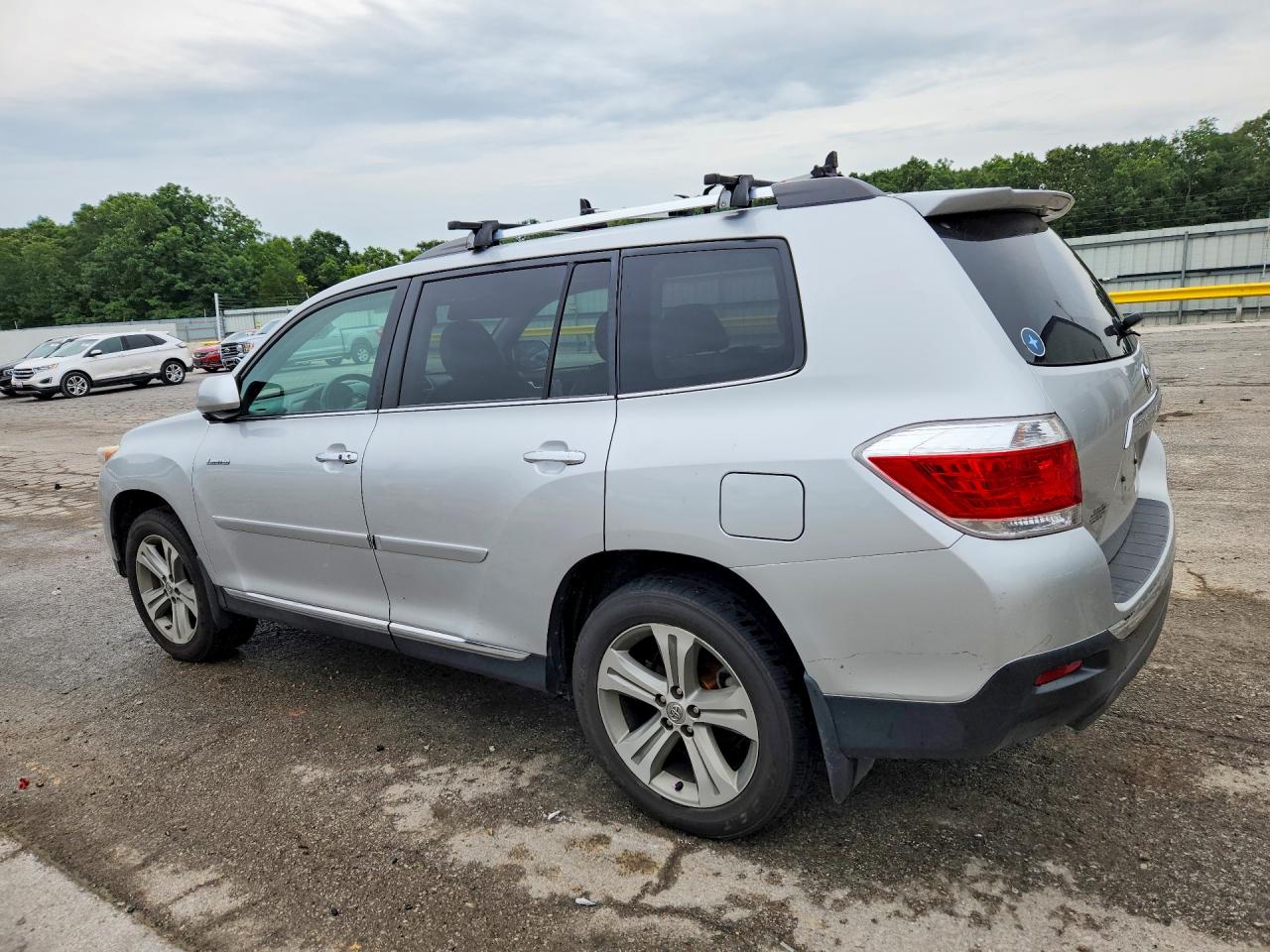 2011 TOYOTA HIGHLANDER