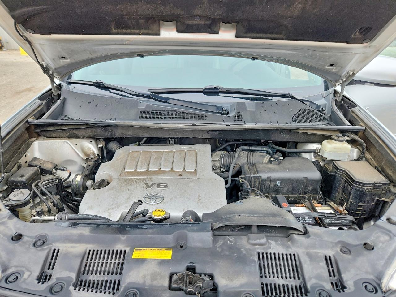 2011 TOYOTA HIGHLANDER