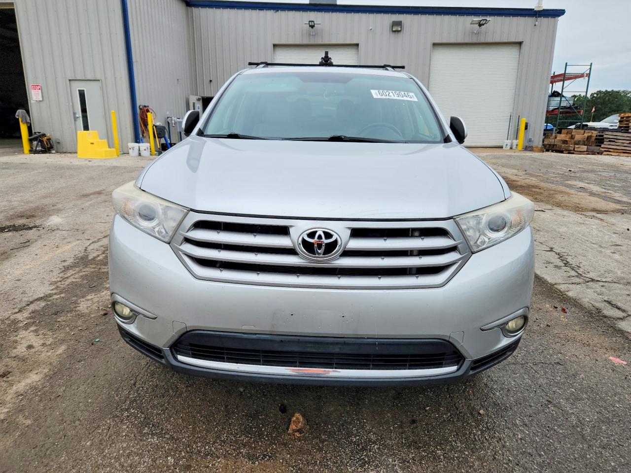 2011 TOYOTA HIGHLANDER