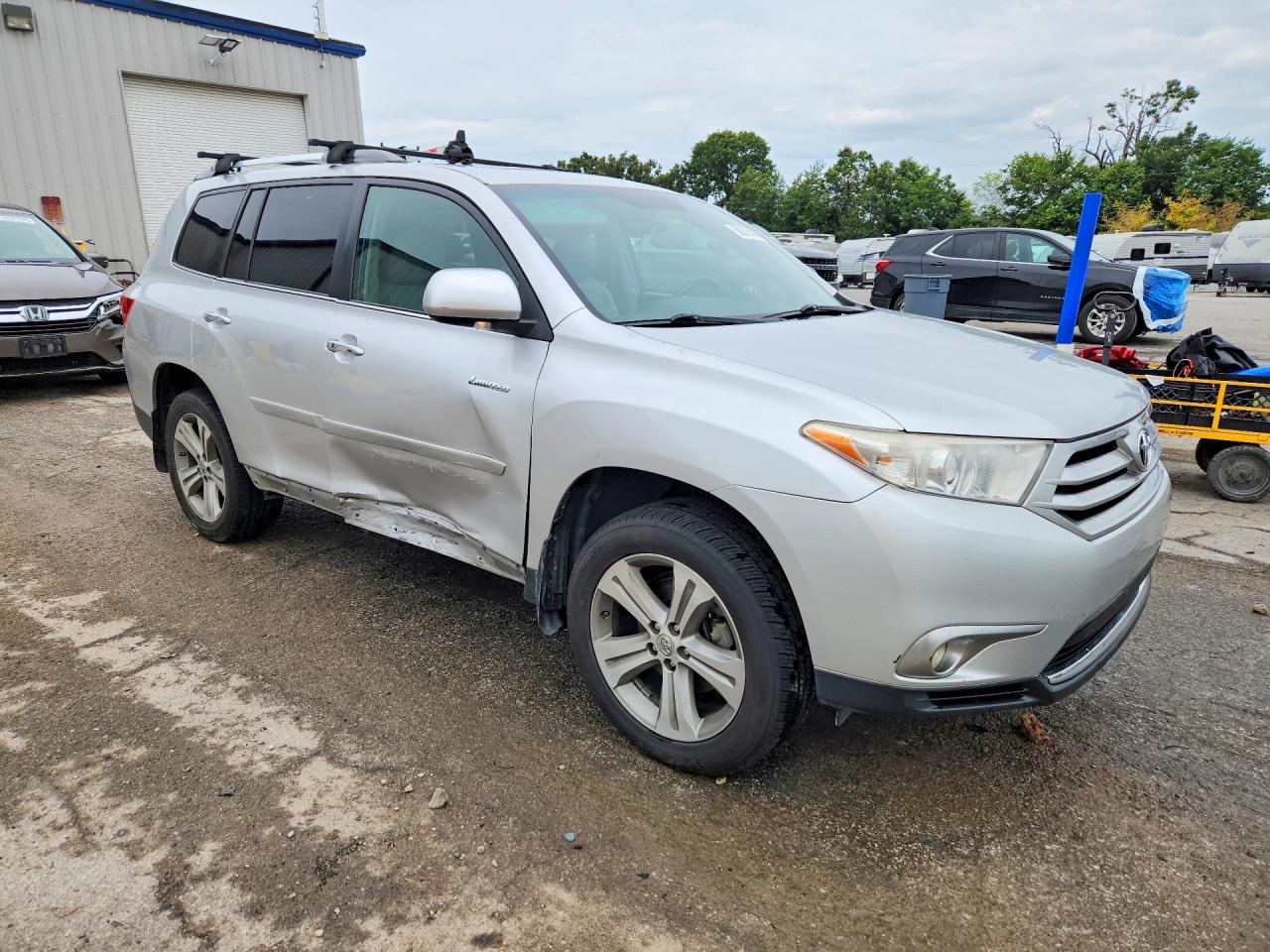 2011 TOYOTA HIGHLANDER