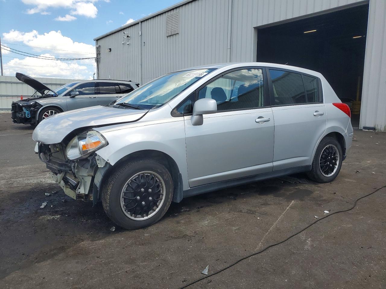 2011 NISSAN VERSA
