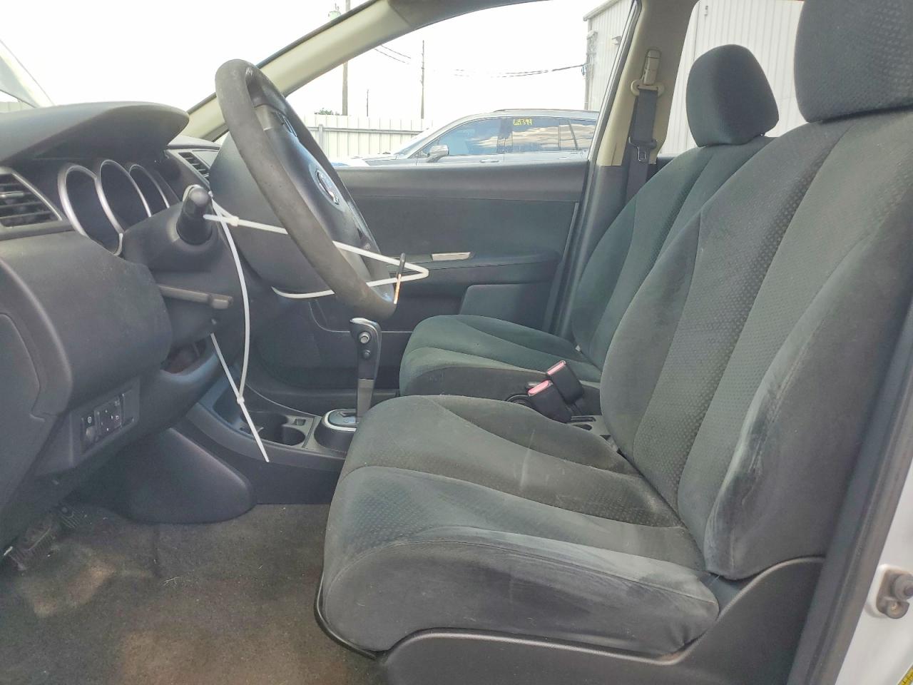 2011 NISSAN VERSA