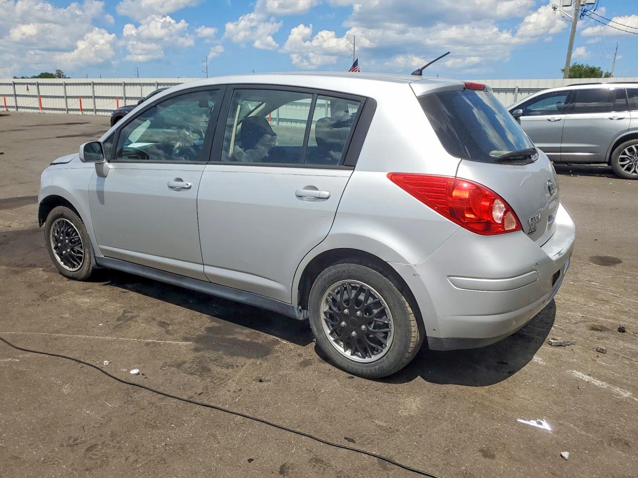 2011 NISSAN VERSA