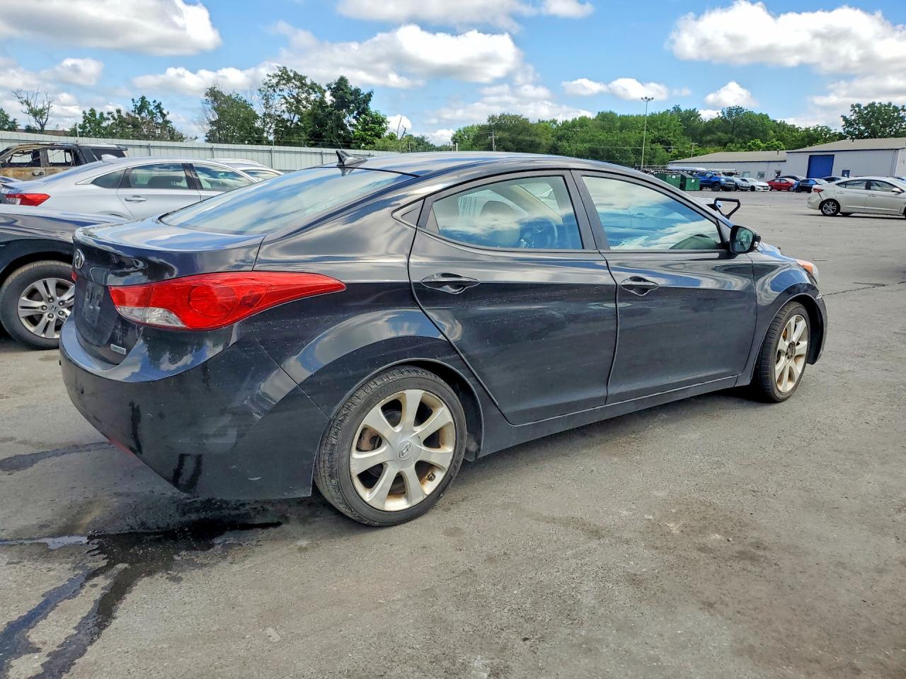 2012 HYUNDAI ELANTRA