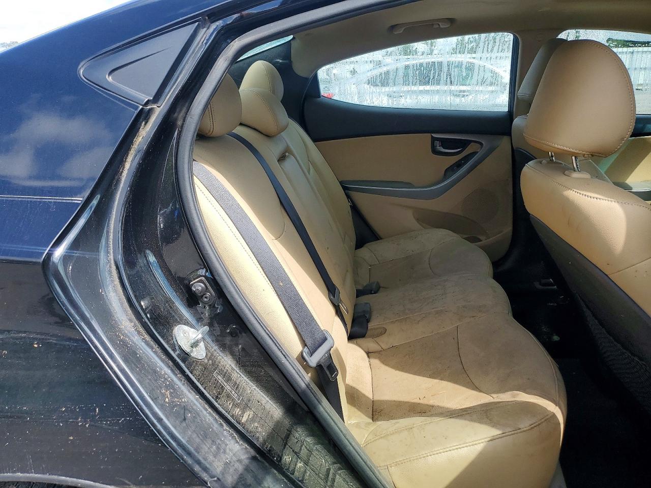 2012 HYUNDAI ELANTRA