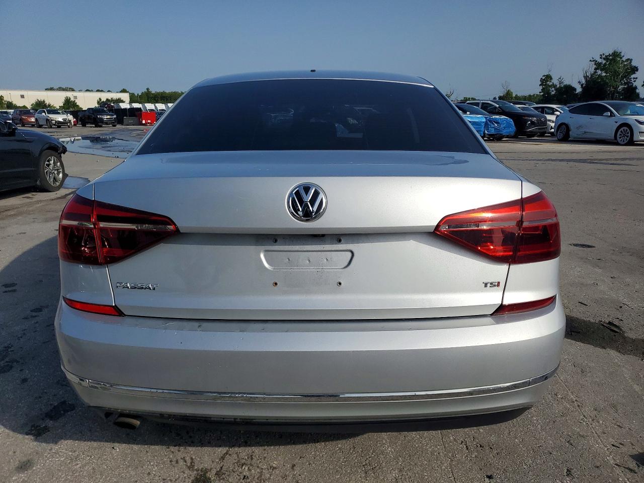 2018 VOLKSWAGEN PASSAT