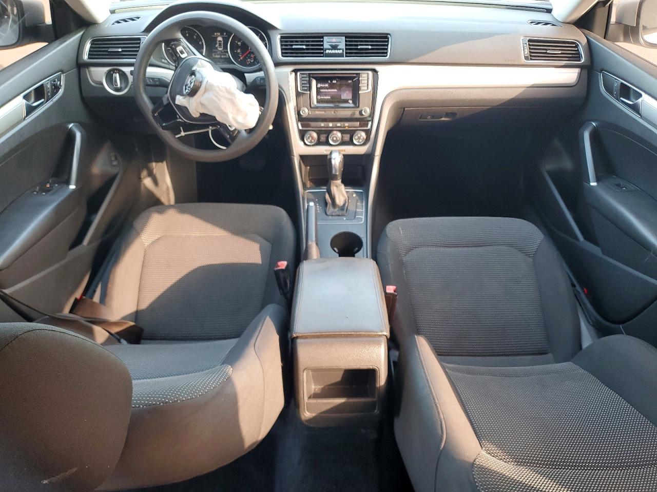 2018 VOLKSWAGEN PASSAT