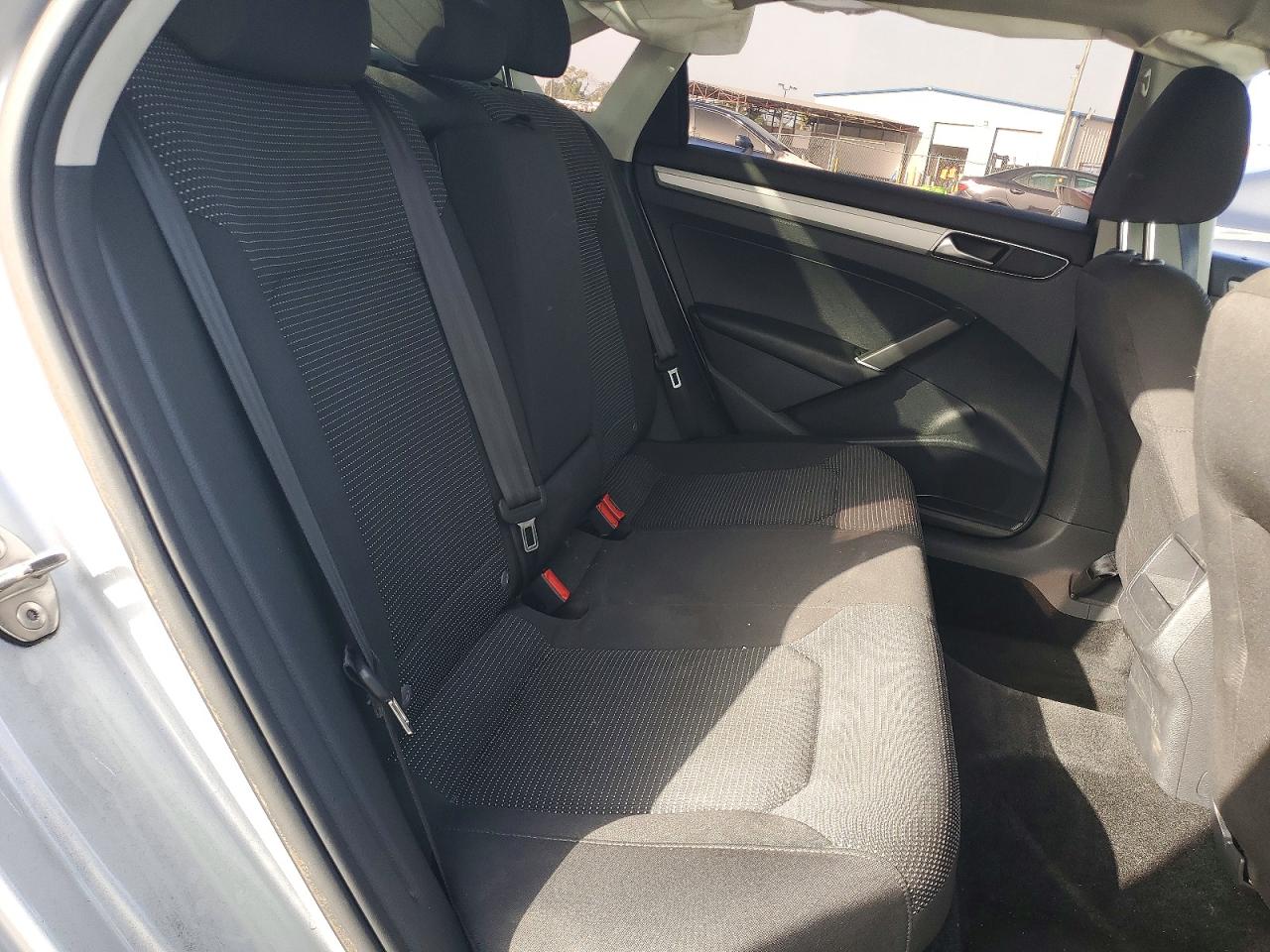 2018 VOLKSWAGEN PASSAT