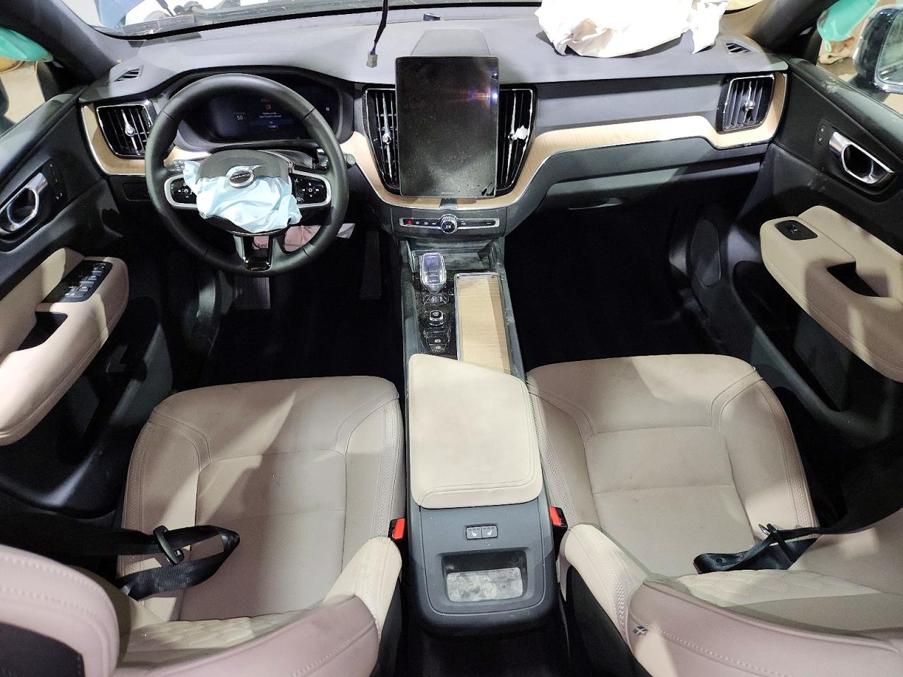 2026 VOLVO XC60
