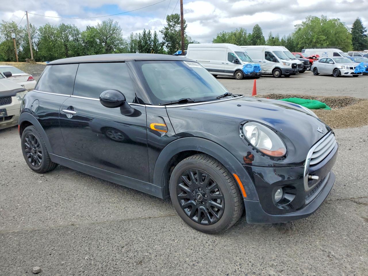2015 MINI COOPER