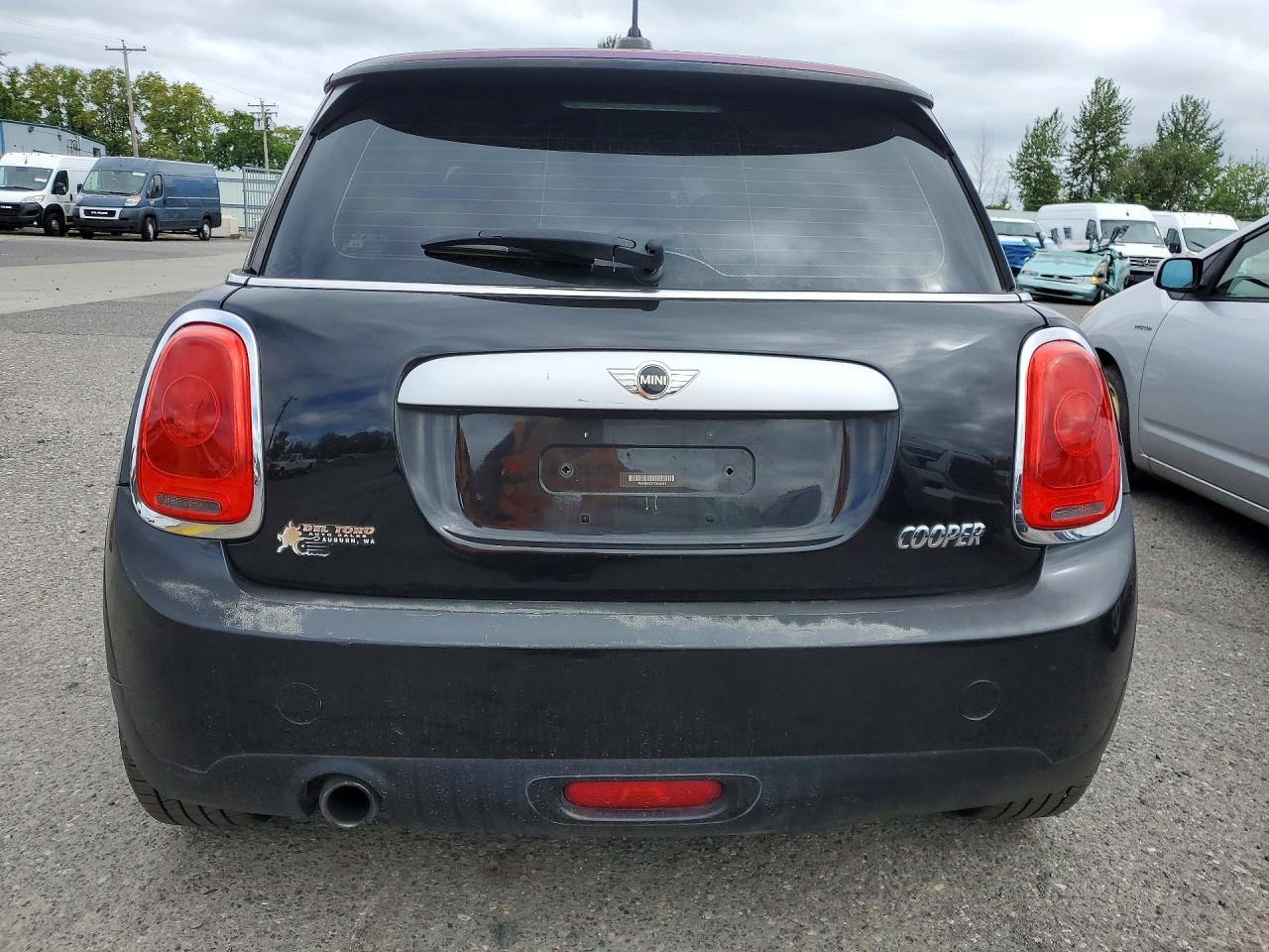 2015 MINI COOPER