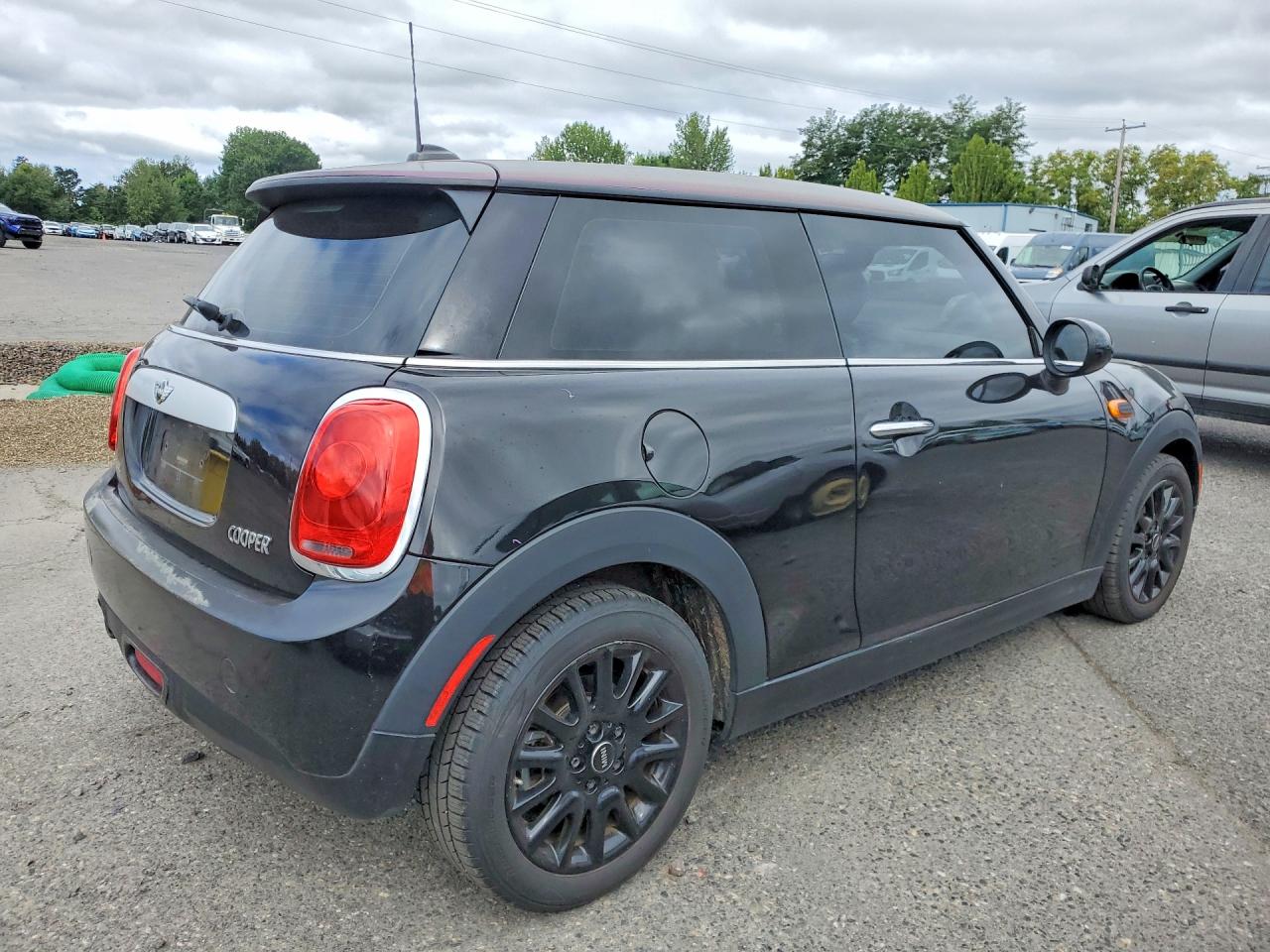 2015 MINI COOPER