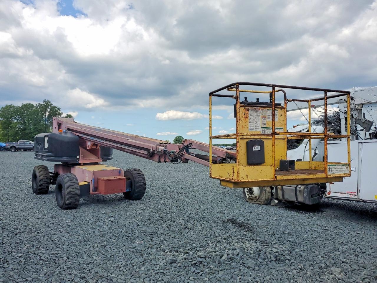 2000 GENIE S-65