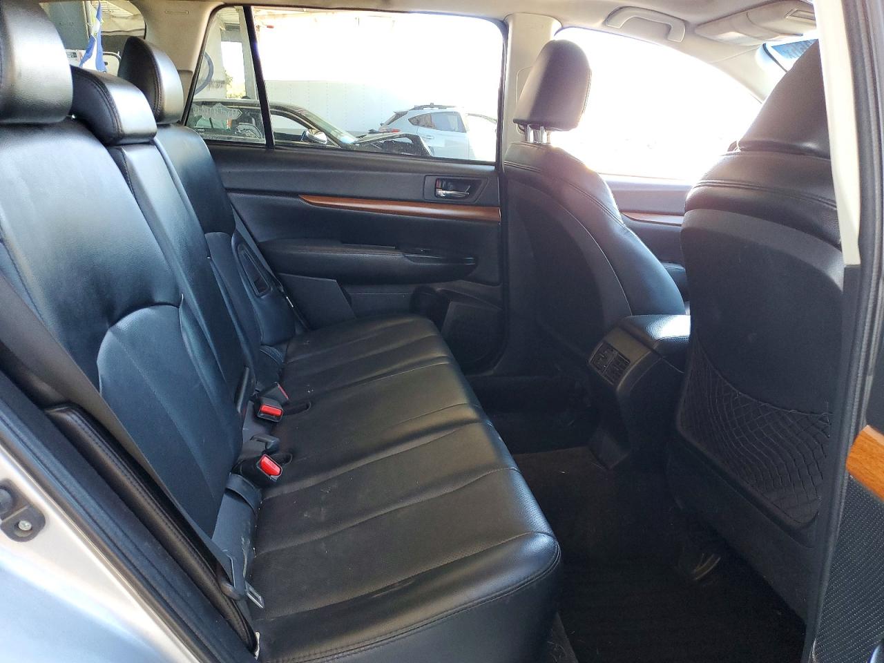 2013 SUBARU OUTBACK